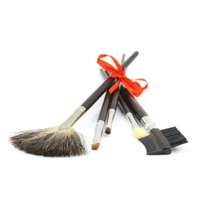 Tools & brushes